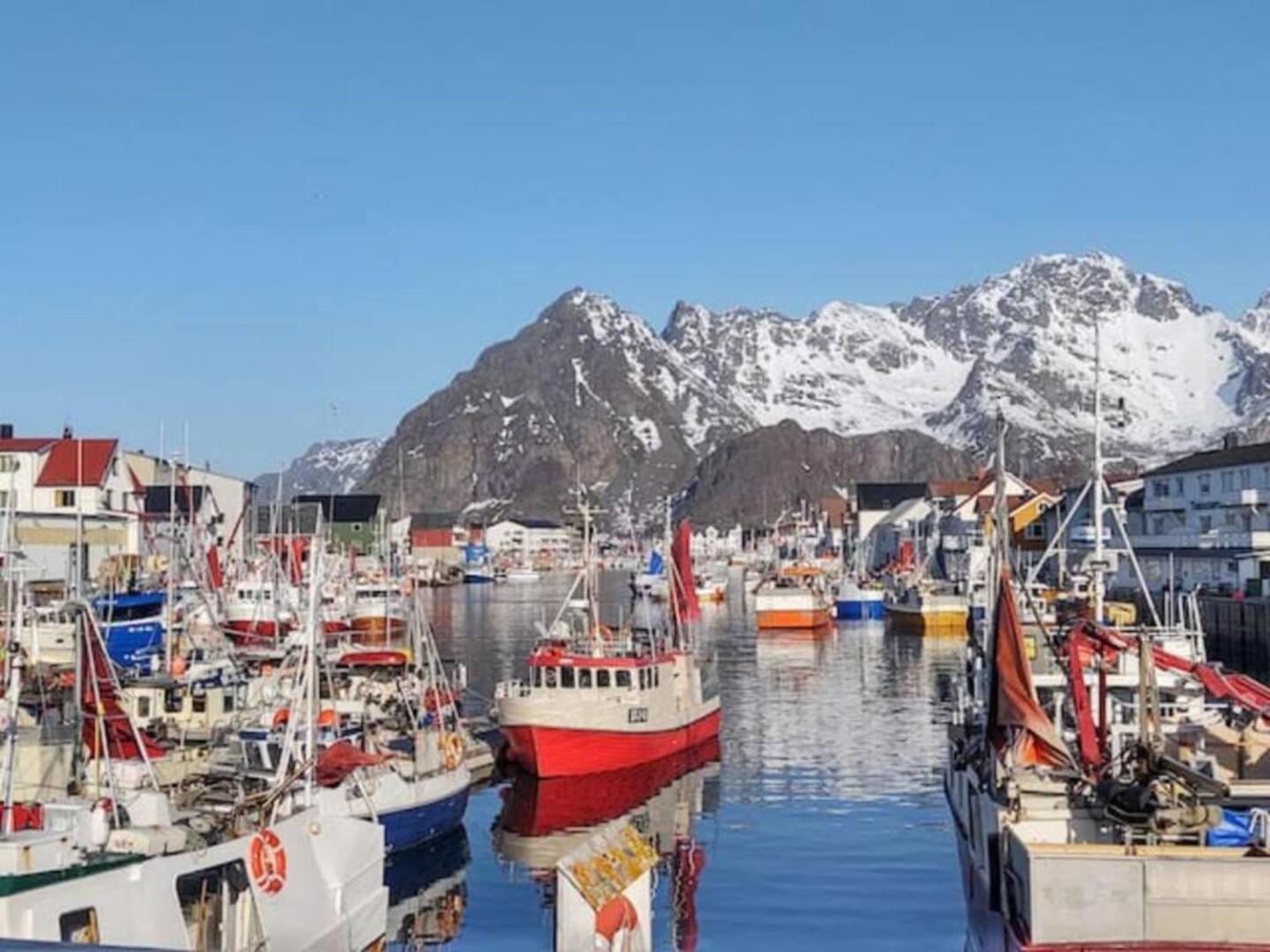 Leilighet I Banhammaren Med Balkong Henningsvær Exterior foto